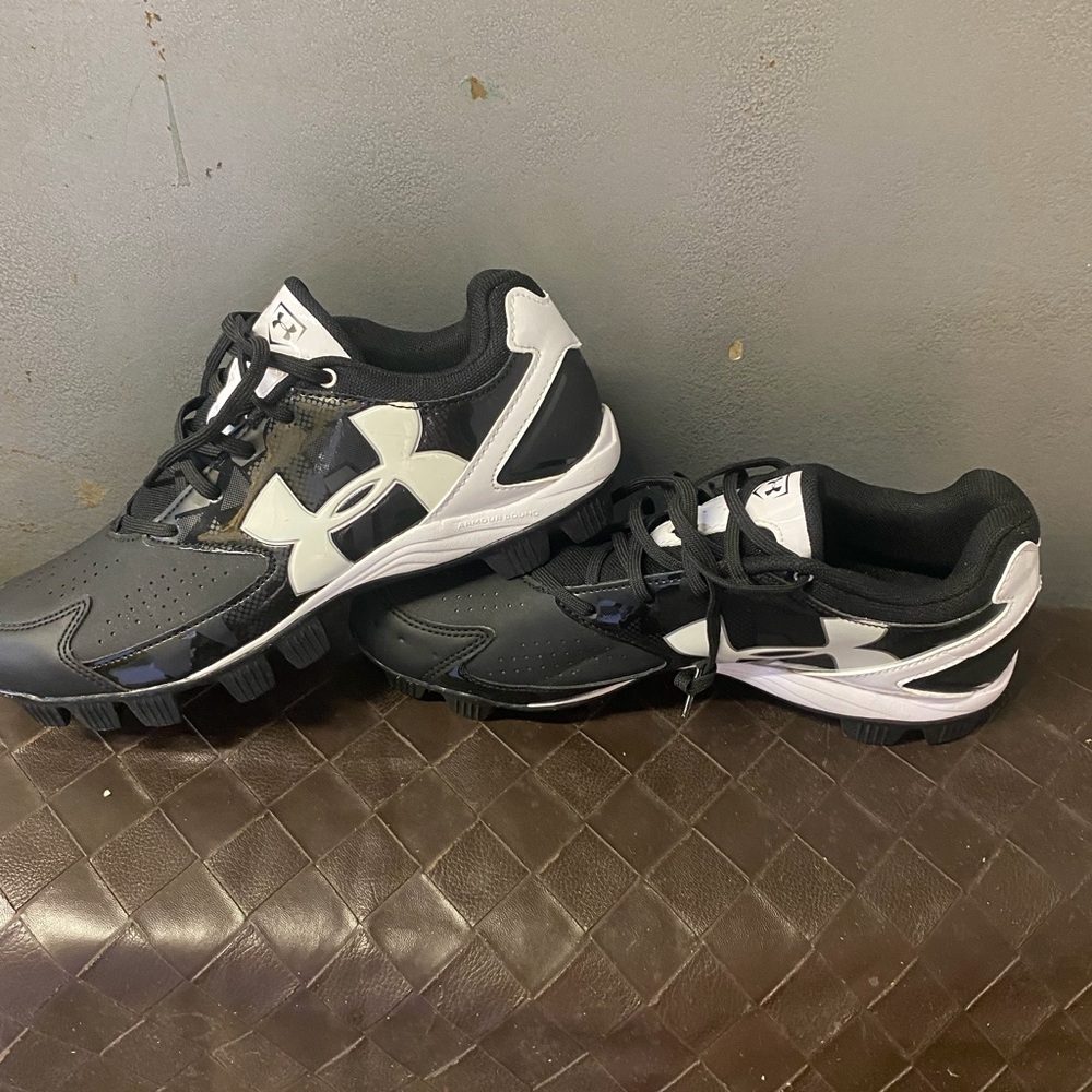 Under Armour Glyde RM Black & White Athletic Cleats